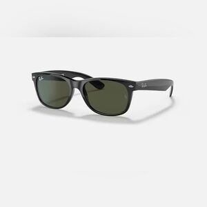 Ray Ban New Wayfarer Classic Black and Green Lenses Sunglasses